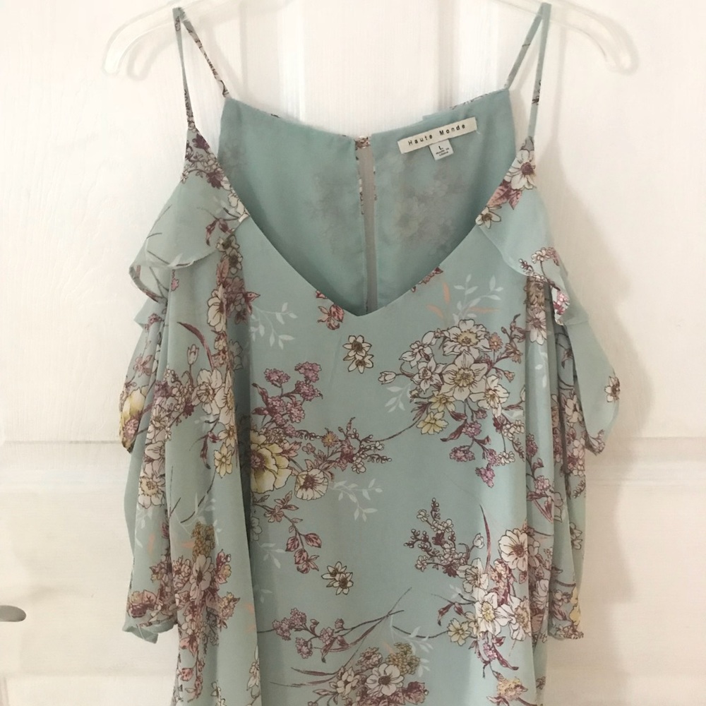 Spaghetti strap/Cold shoulder floral shirt 👚